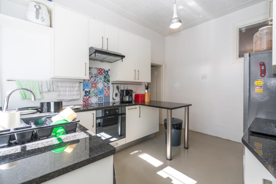 2 Bedroom Property for Sale in Vredehoek Western Cape